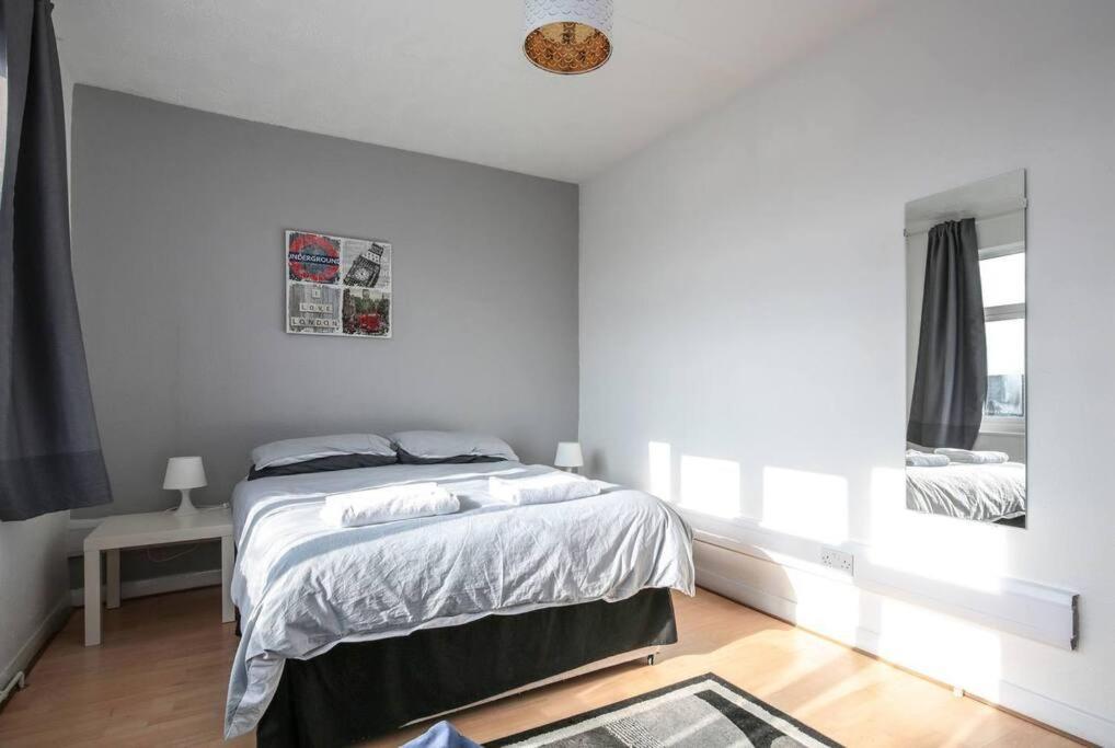 Large Modern Apartment With Garden Sleeps 10 Guests Londra Exterior foto