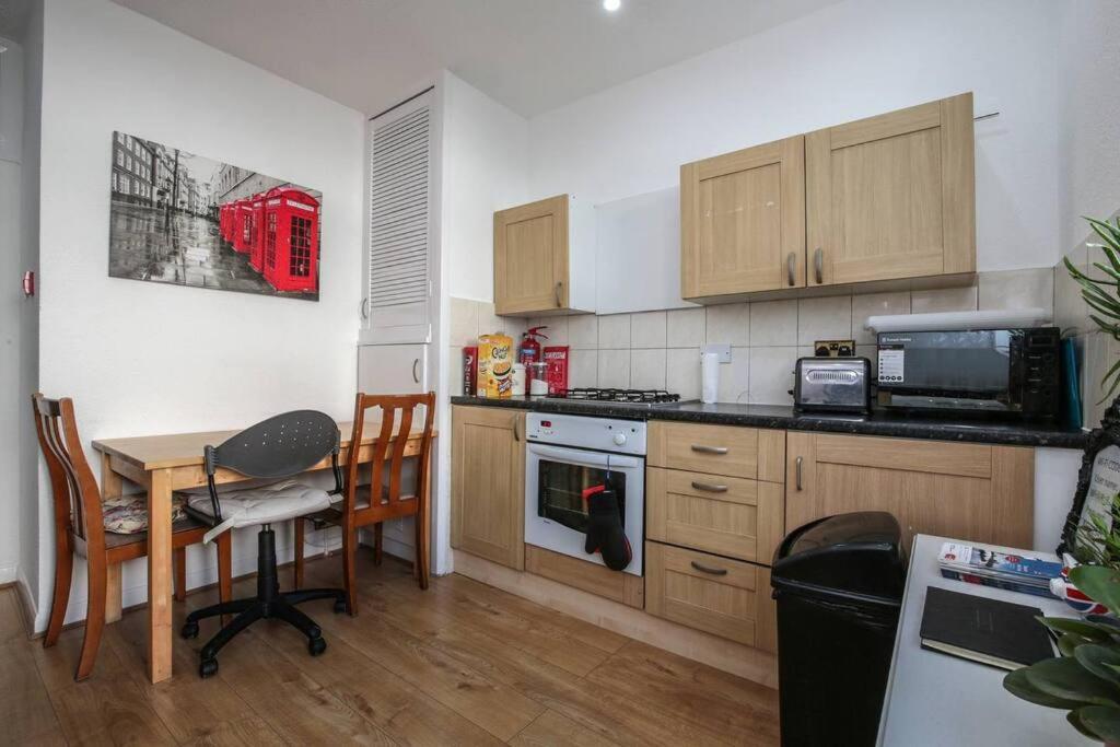 Large Modern Apartment With Garden Sleeps 10 Guests Londra Exterior foto